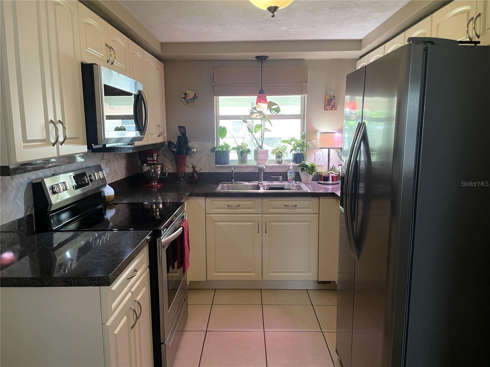3811 ELMWOOD DR