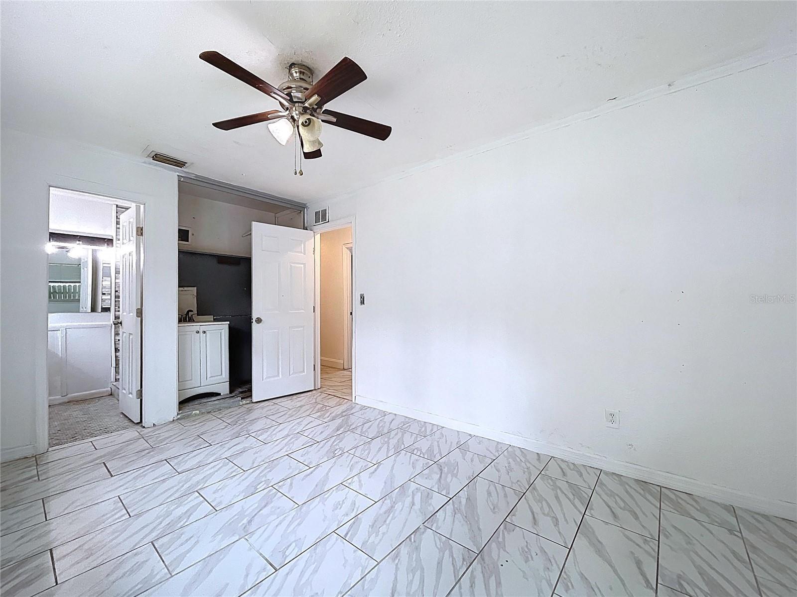 1341 SANDY LN