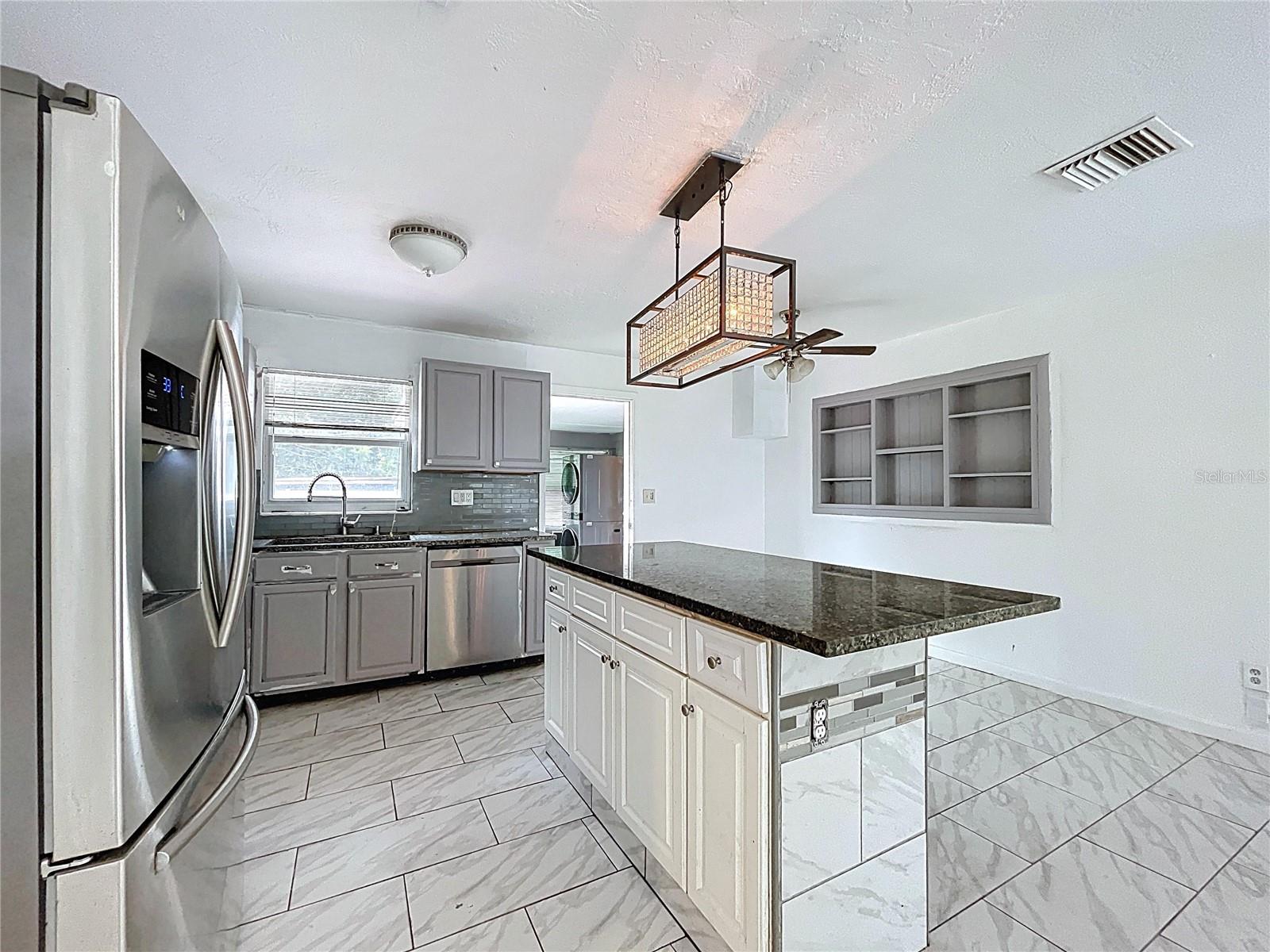 1341 SANDY LN