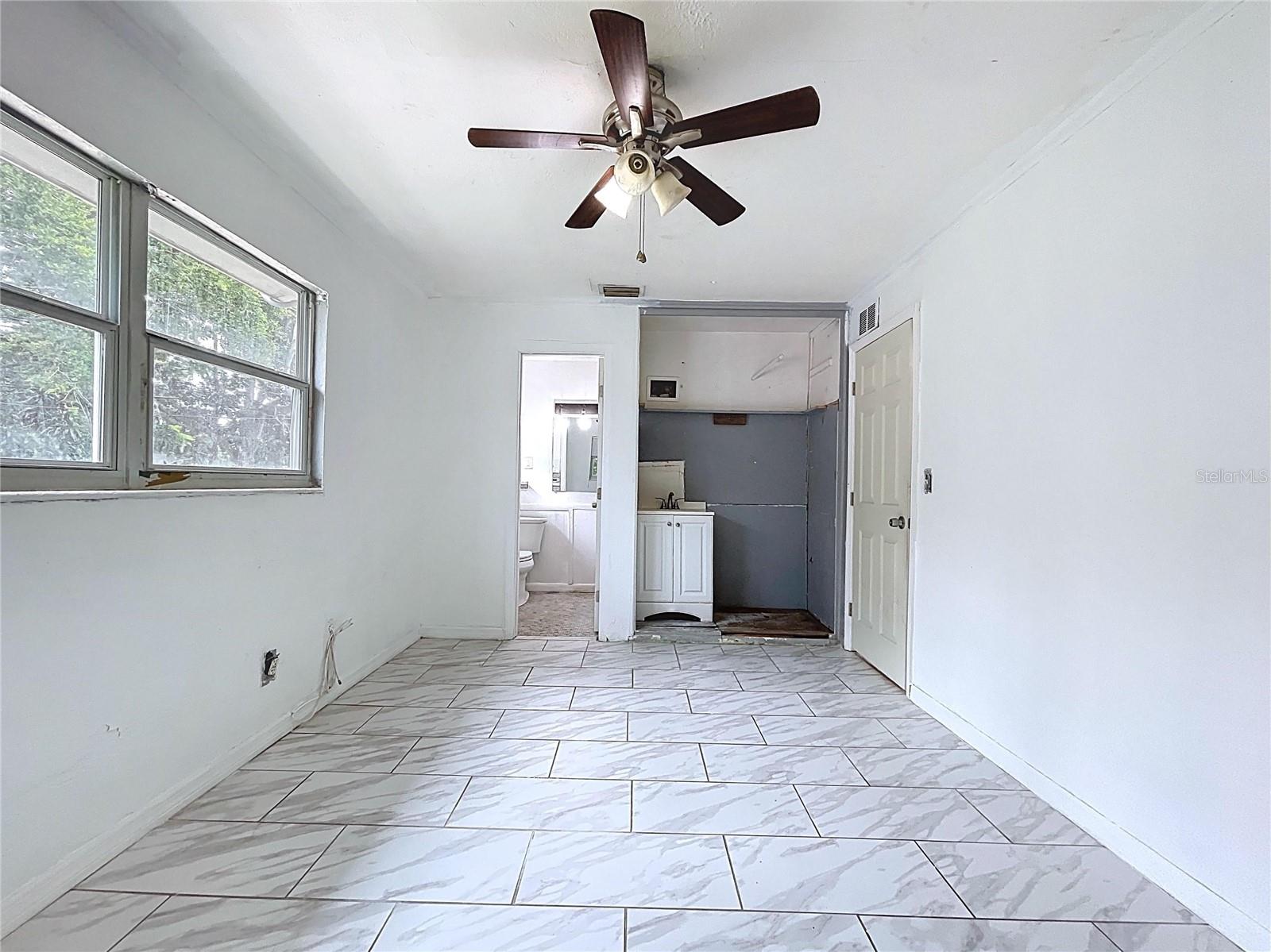 1341 SANDY LN