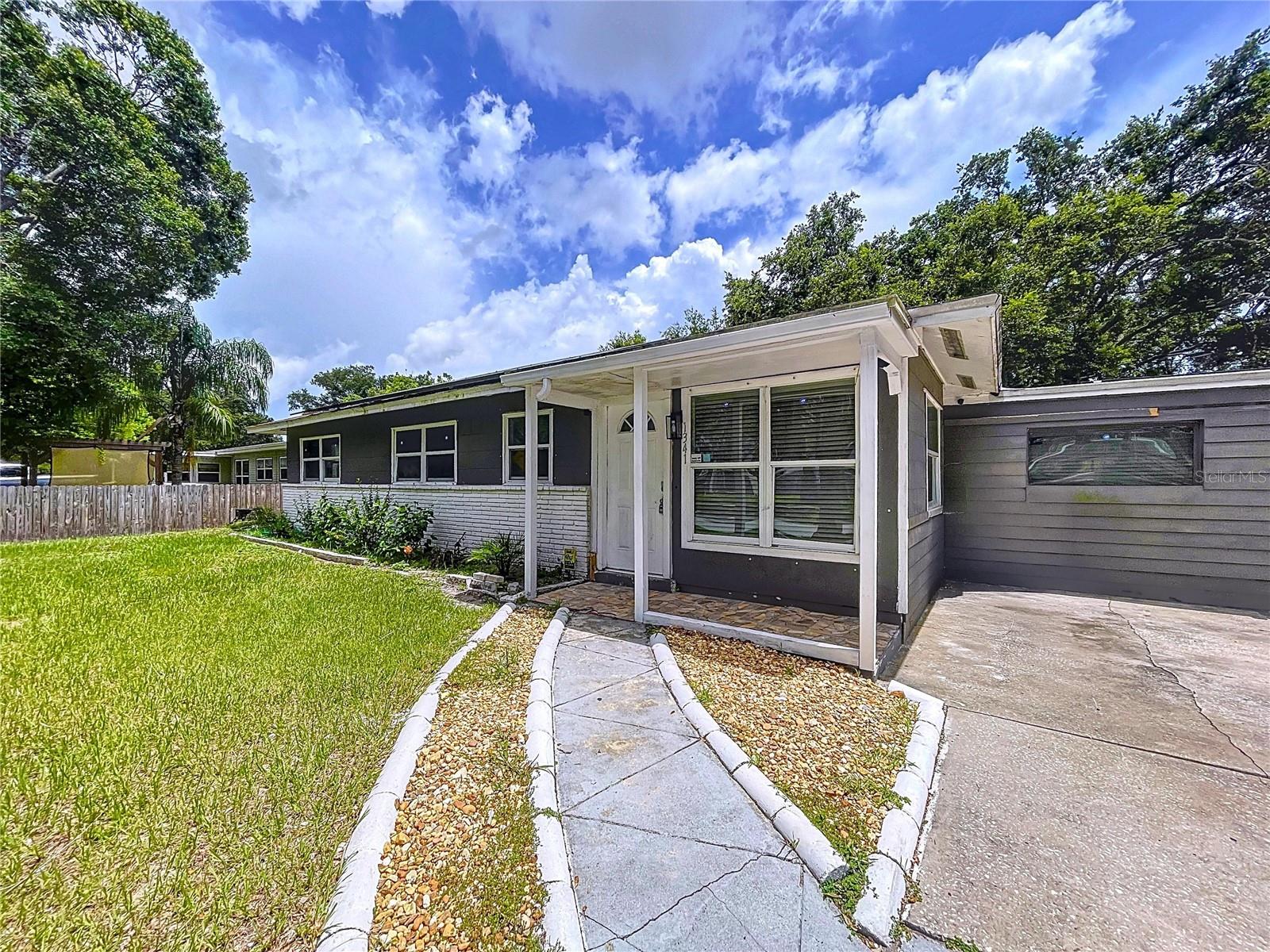 1341 SANDY LN