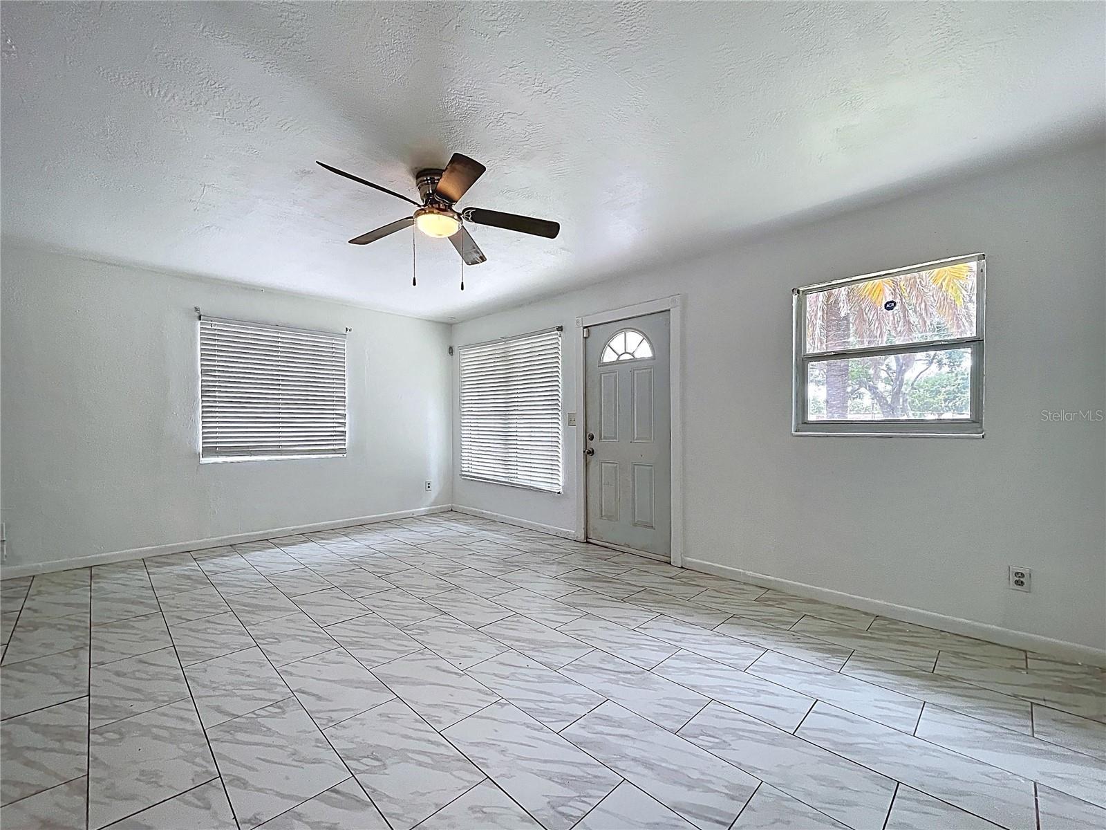 1341 SANDY LN