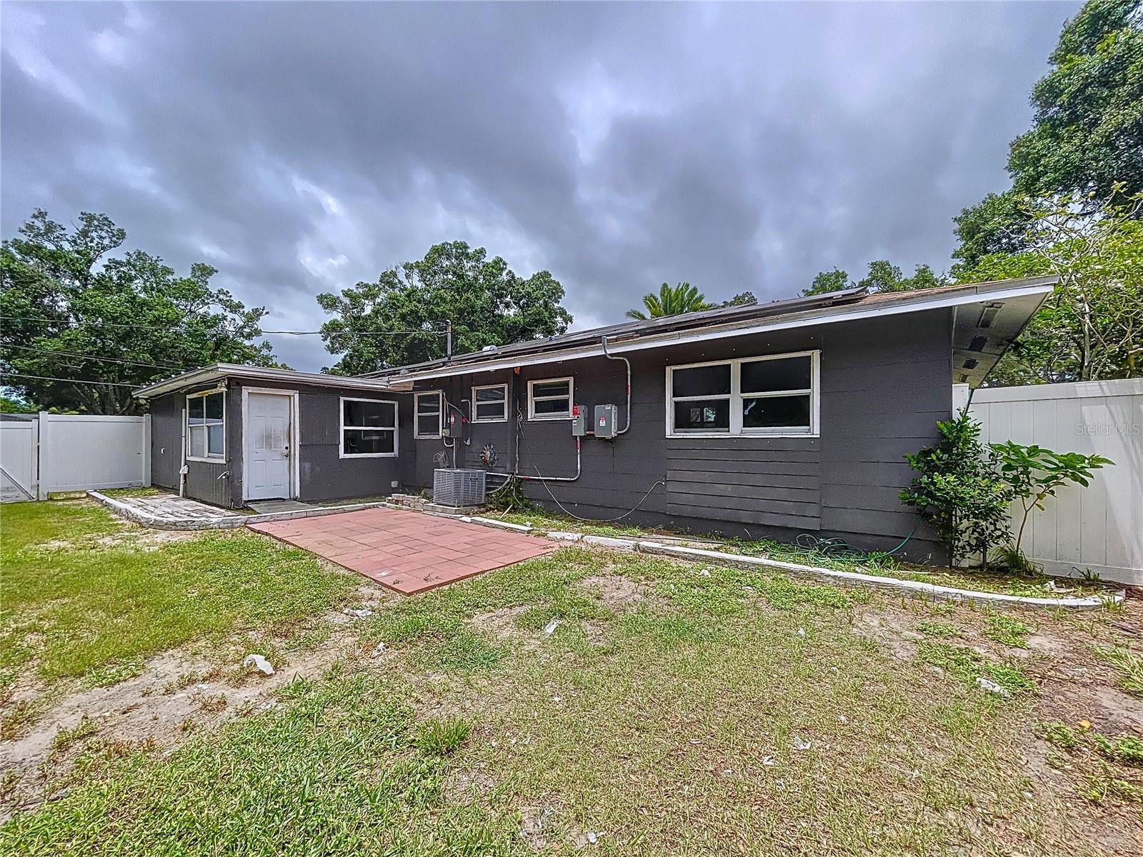 1341 SANDY LN