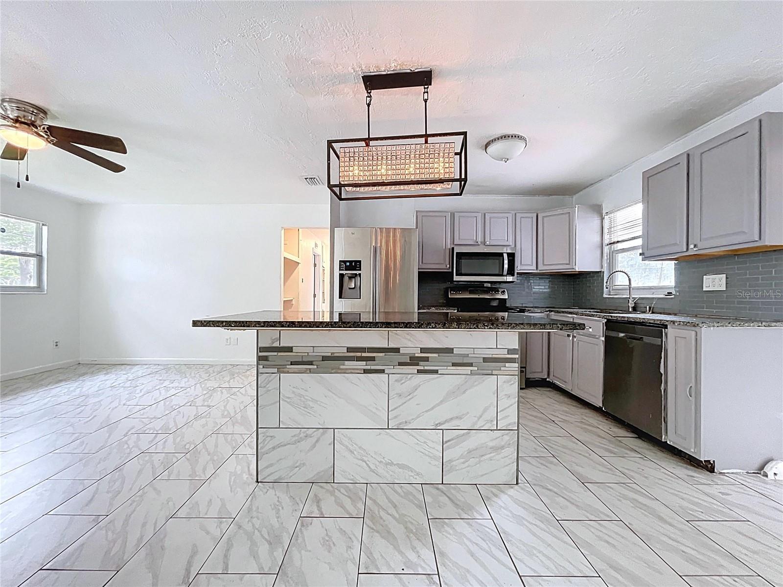 1341 SANDY LN