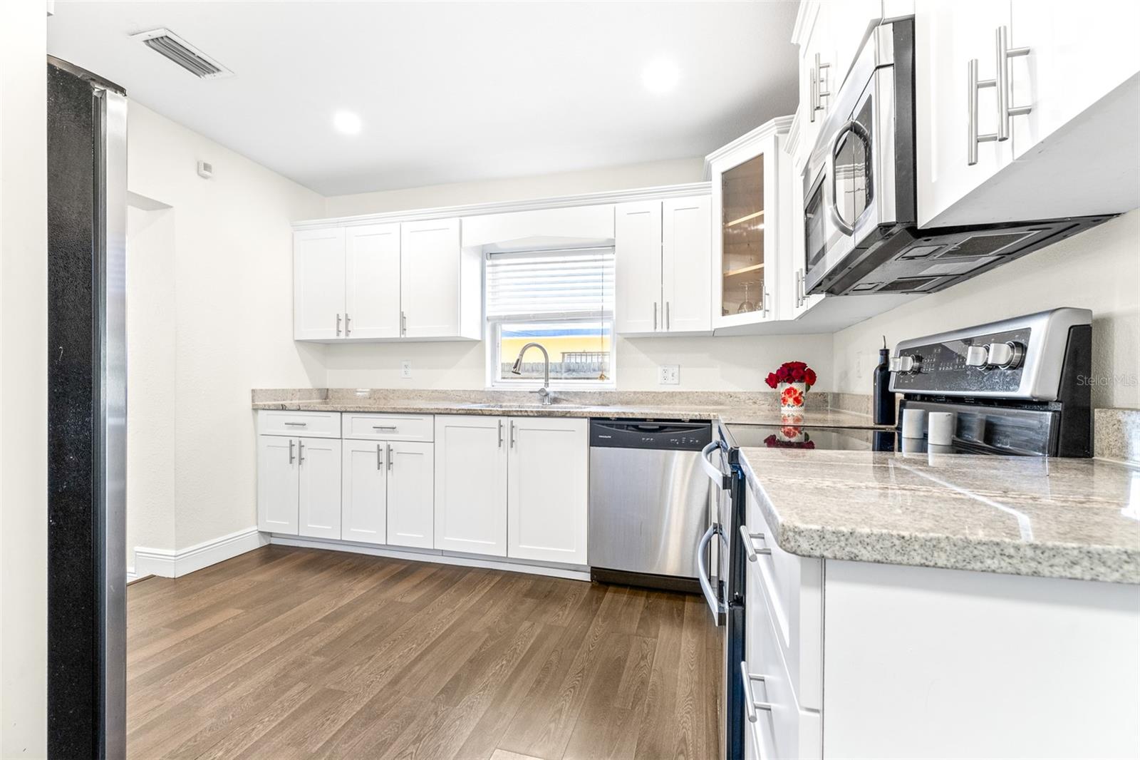1512 W KIRBY ST
