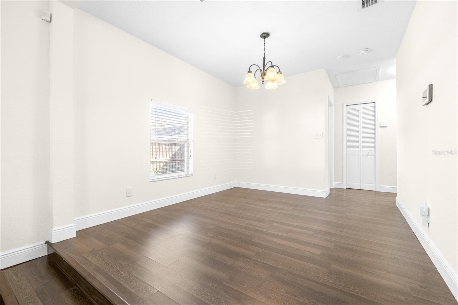 1512 W KIRBY ST