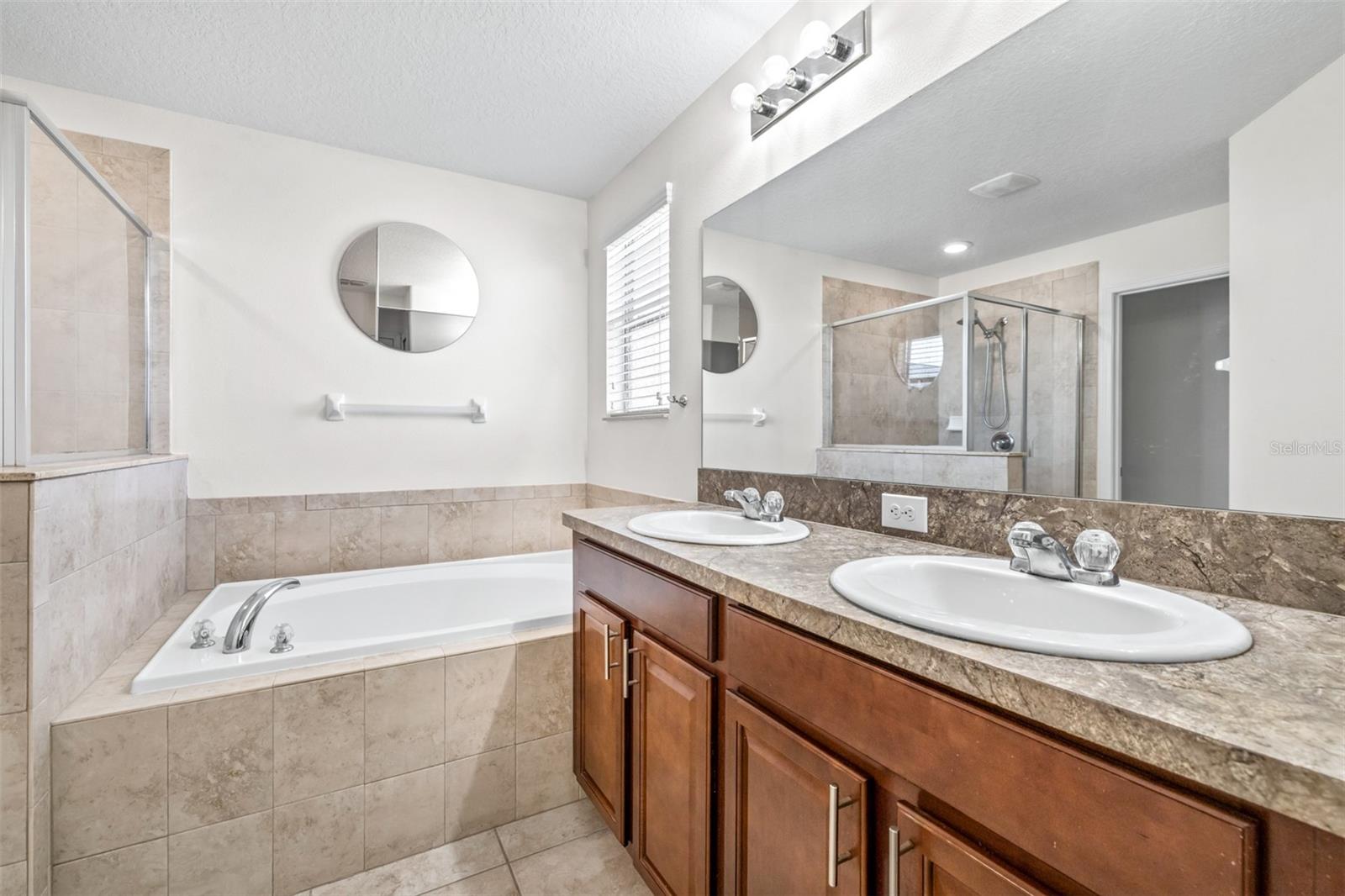 16713 SCENIC HILL WAY