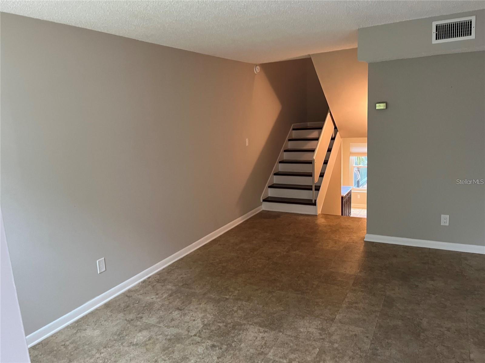 4319 LA RIVIERA CT