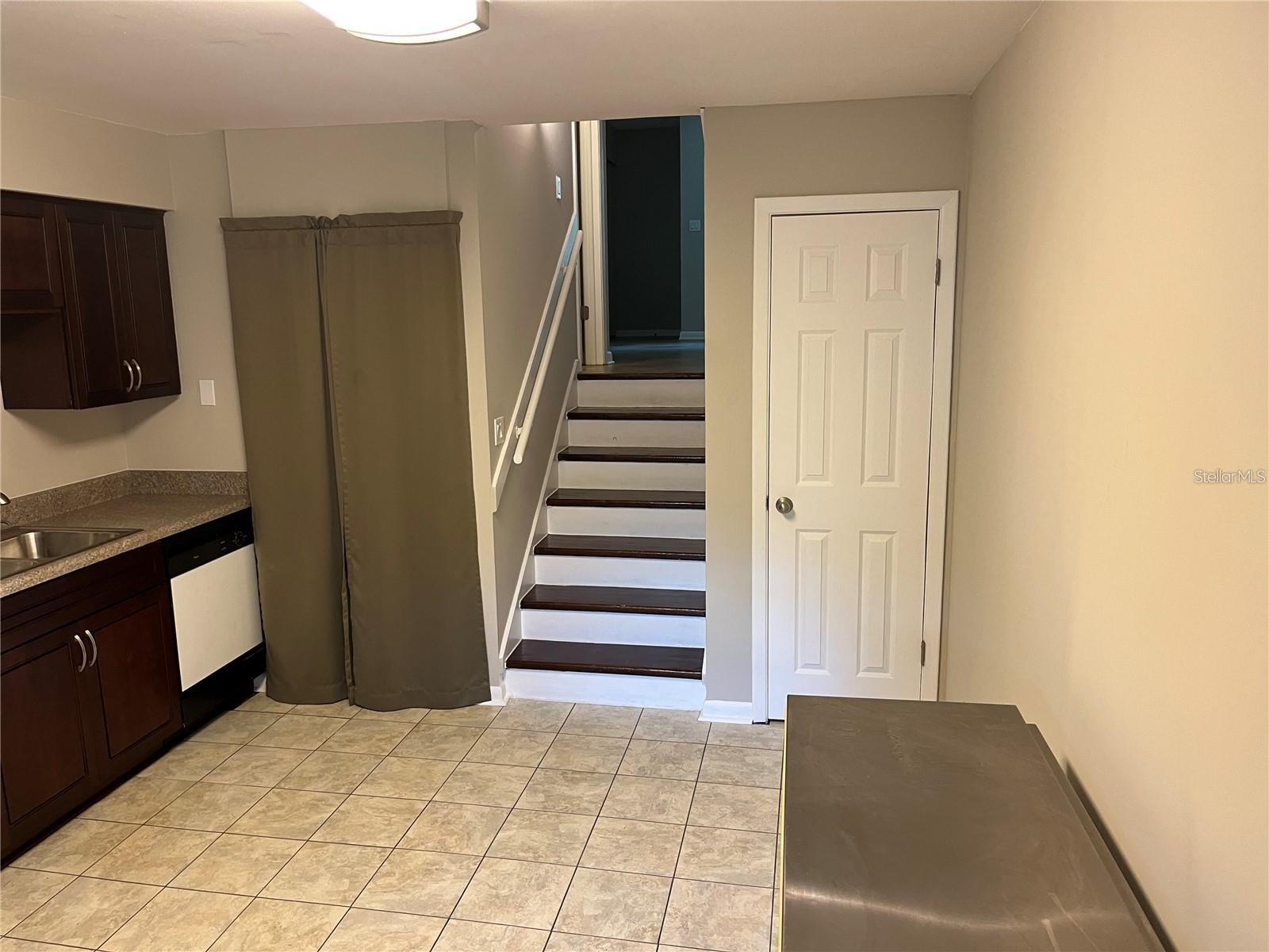 4319 LA RIVIERA CT