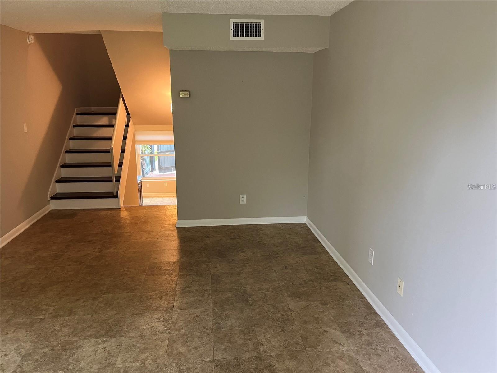 4319 LA RIVIERA CT
