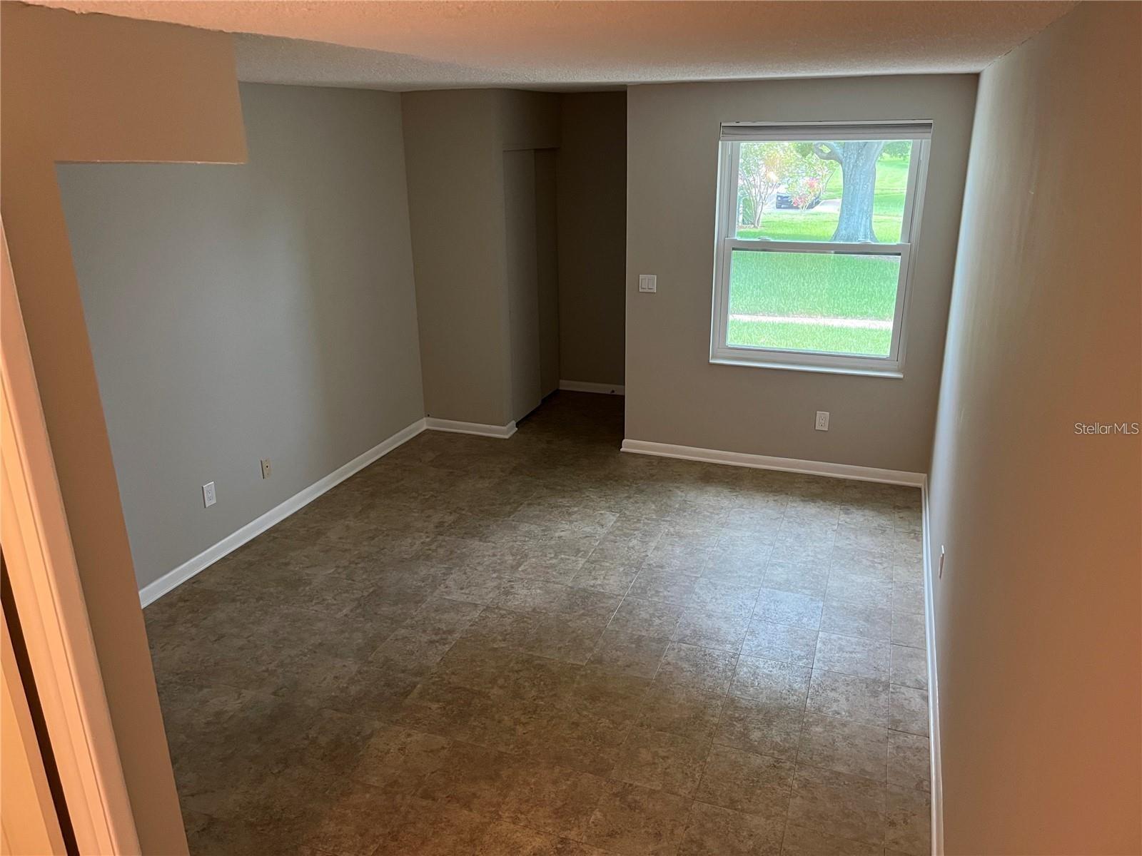 4319 LA RIVIERA CT