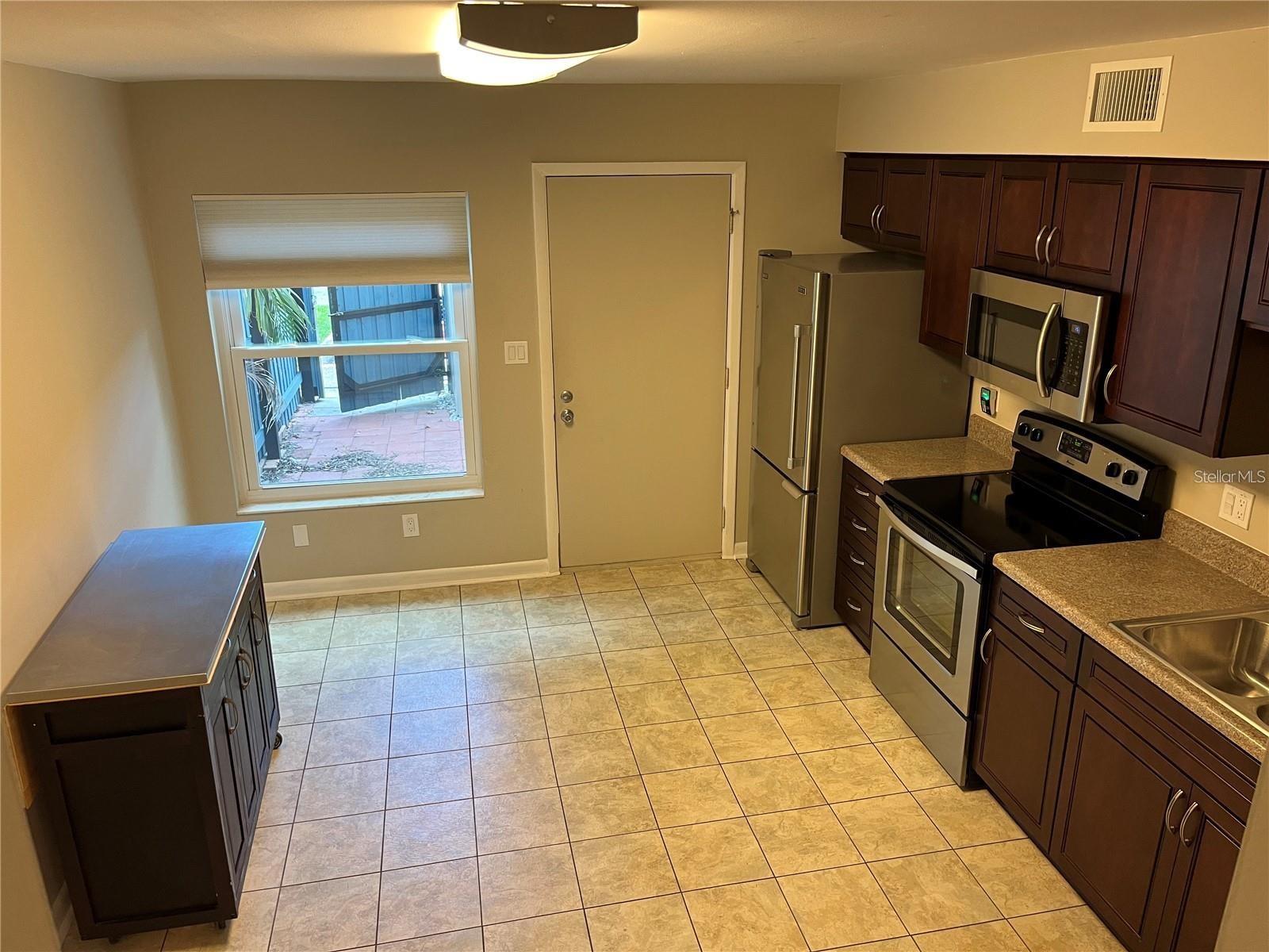 4319 LA RIVIERA CT