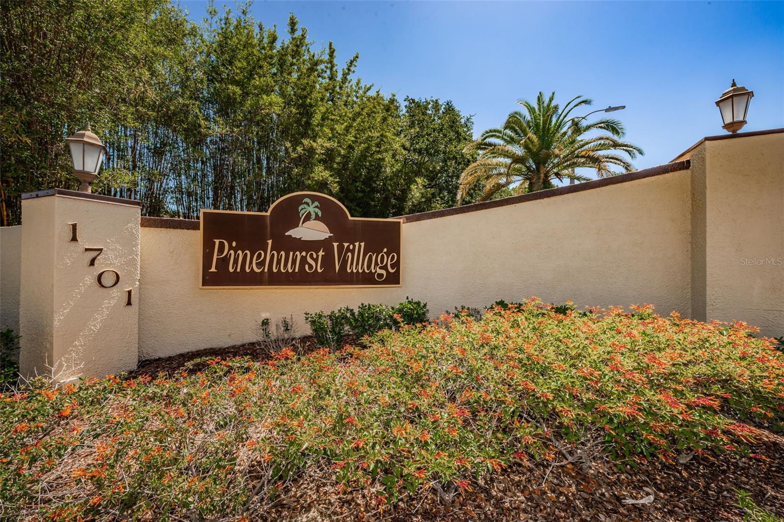 1701 PINEHURST RD #4F