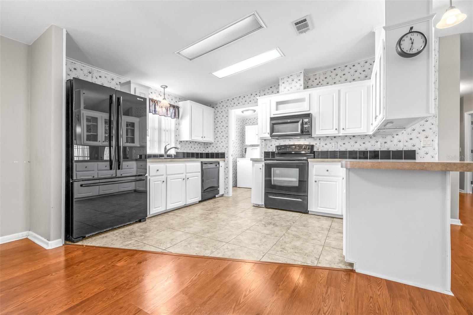 5453 WILLIAMSBURG LN