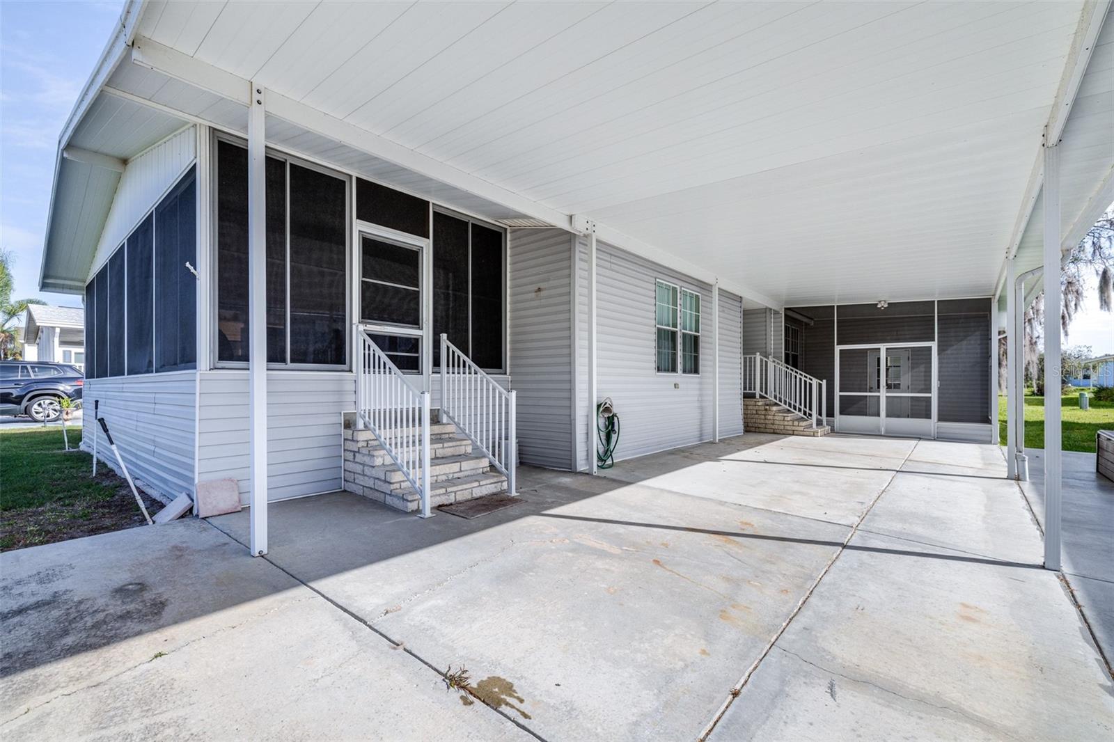 5453 WILLIAMSBURG LN