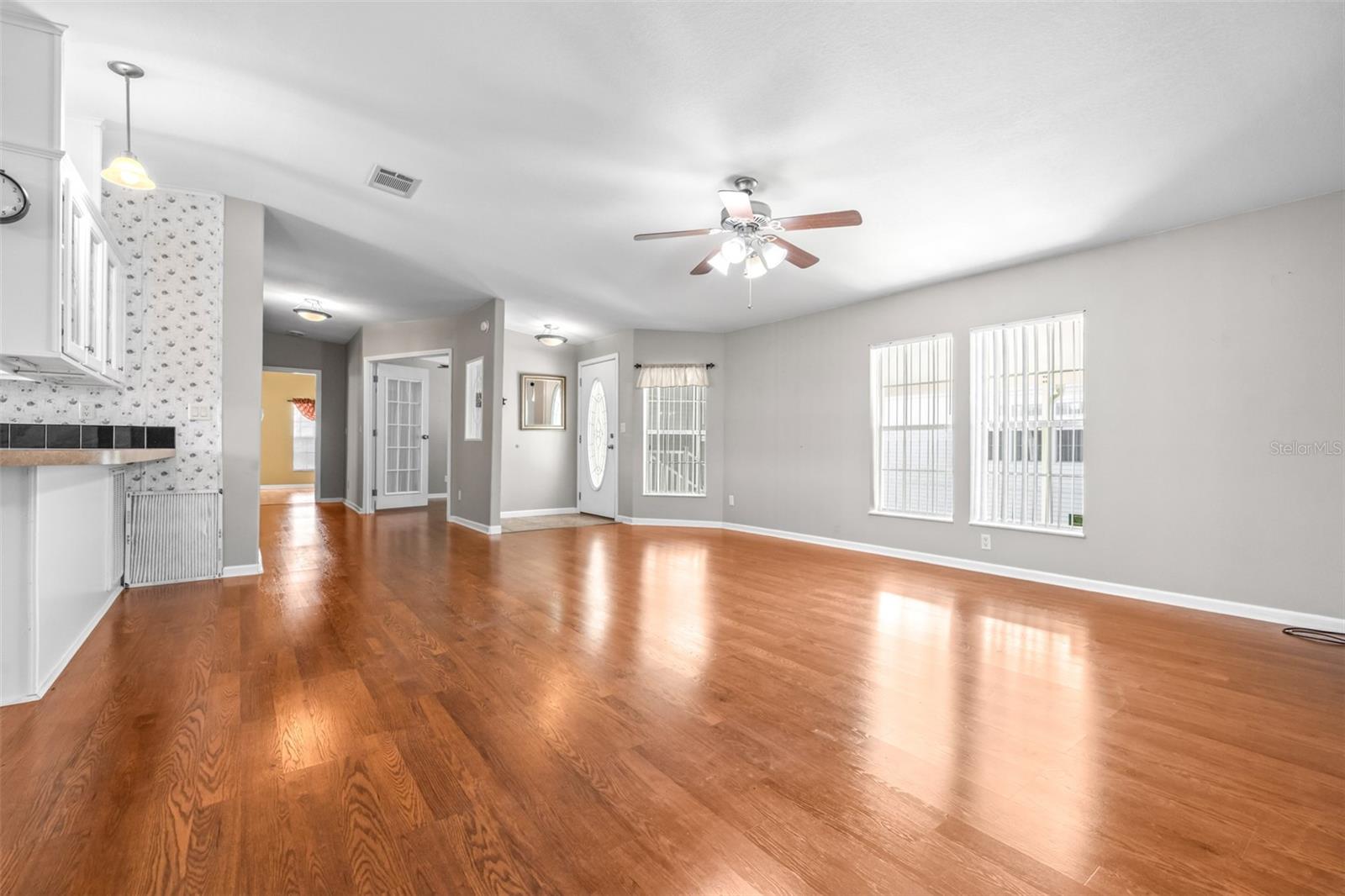 5453 WILLIAMSBURG LN