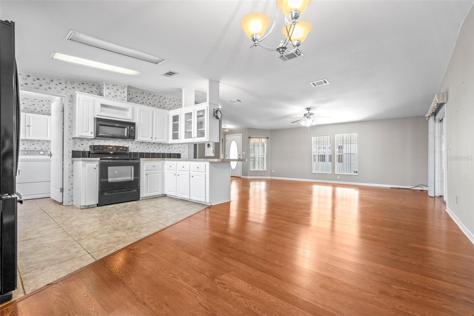 5453 WILLIAMSBURG LN