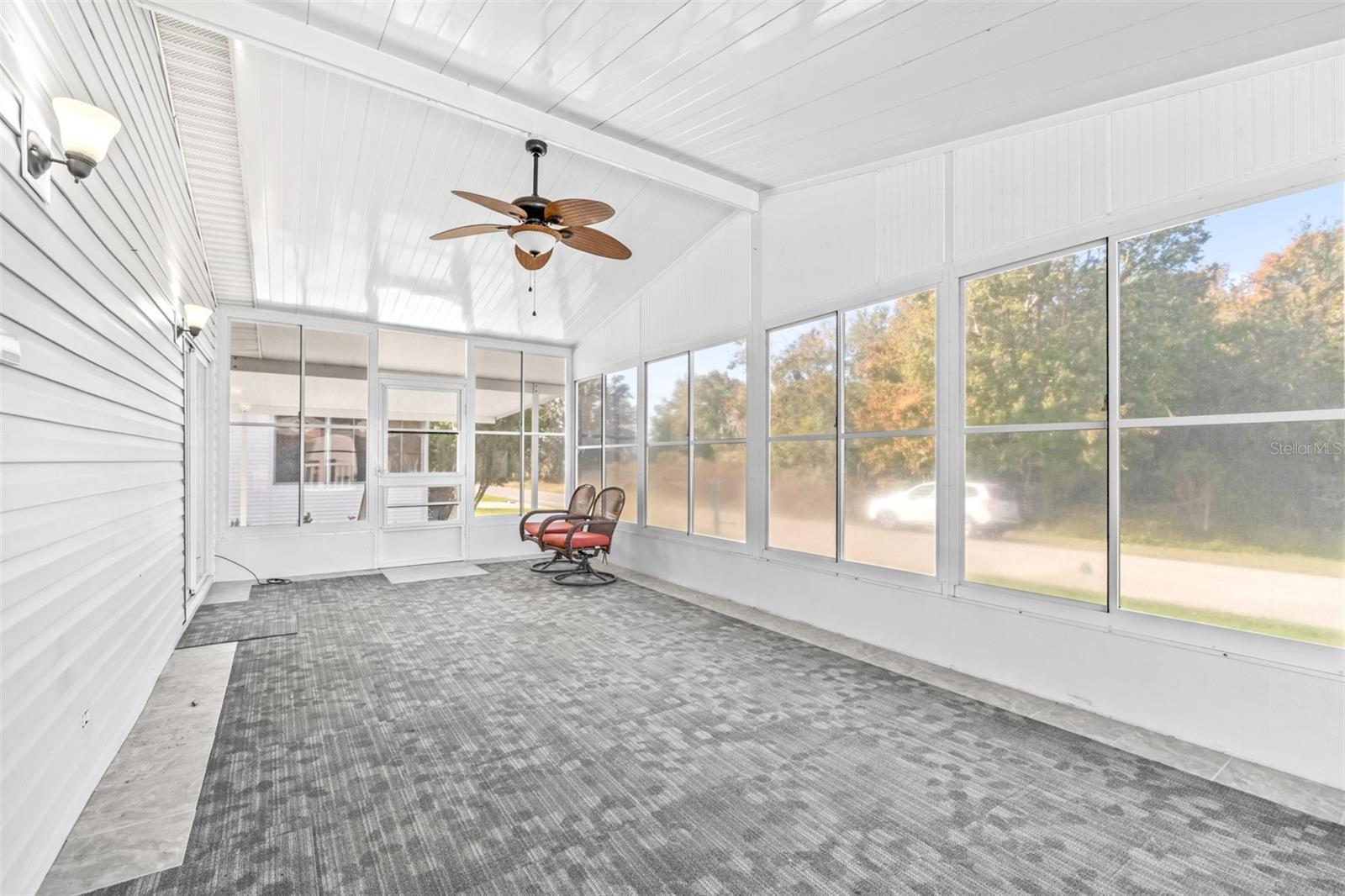 5453 WILLIAMSBURG LN