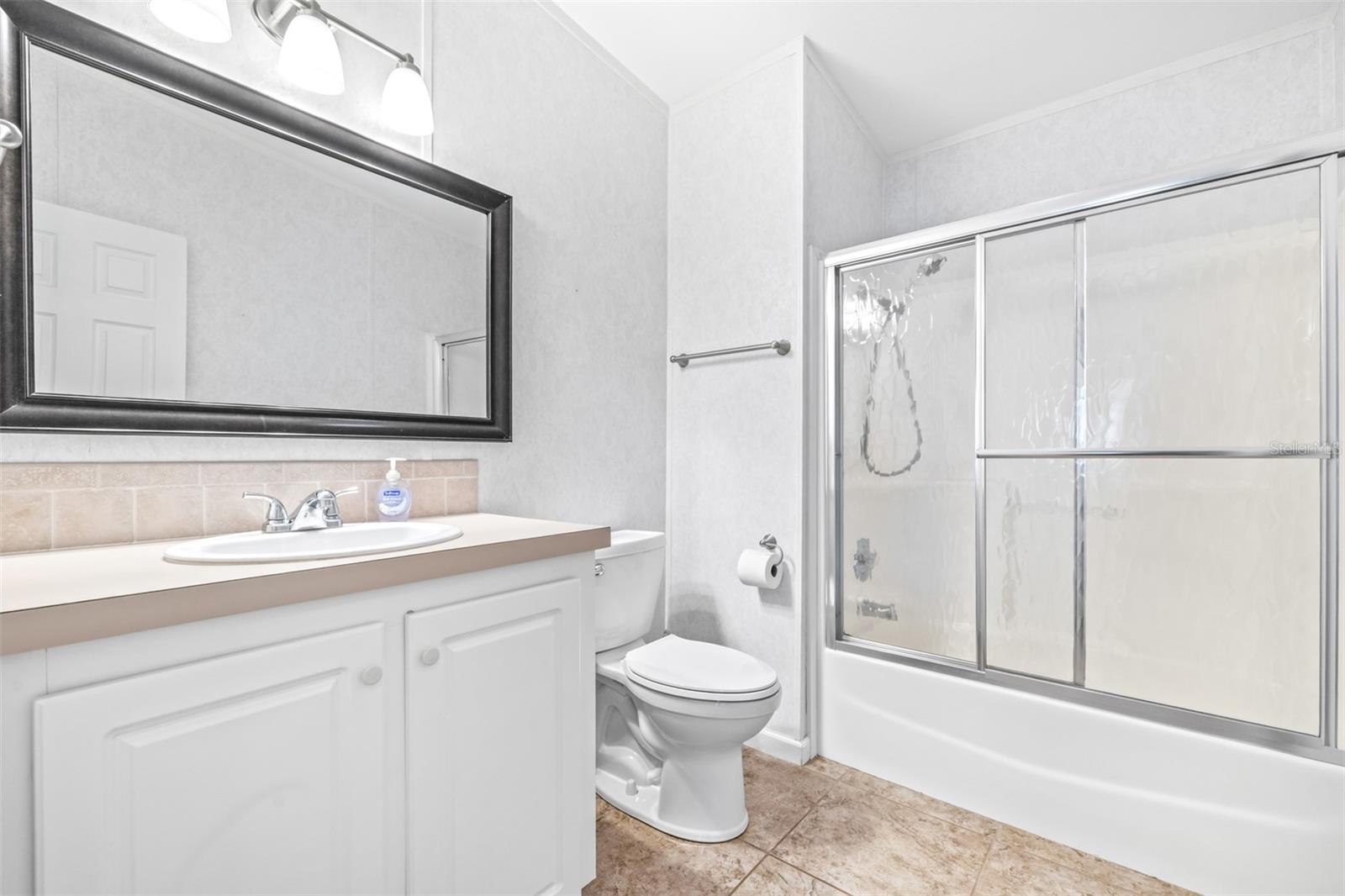 5453 WILLIAMSBURG LN