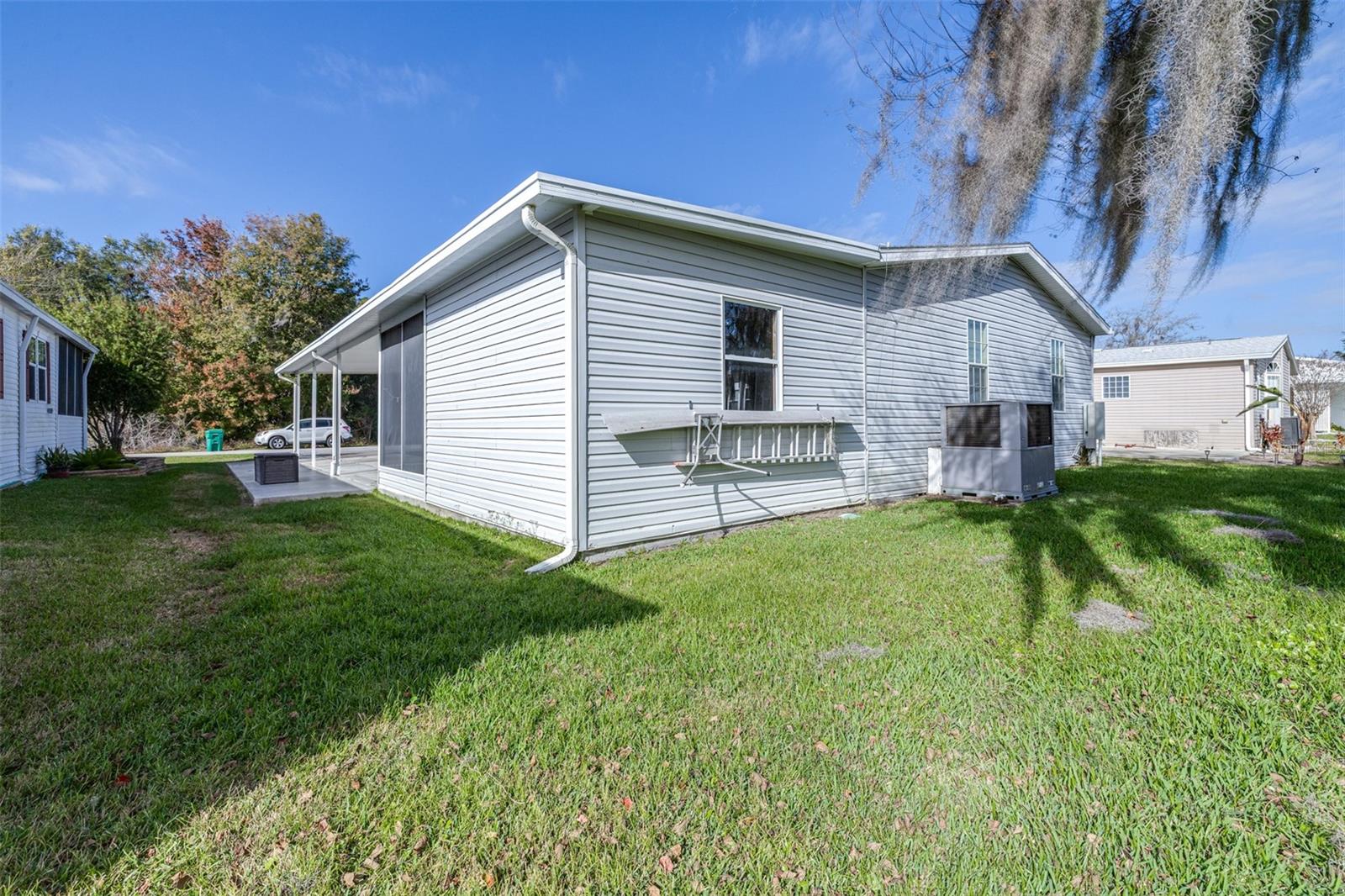 5453 WILLIAMSBURG LN