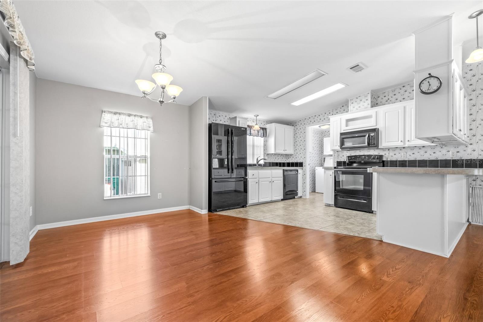 5453 WILLIAMSBURG LN