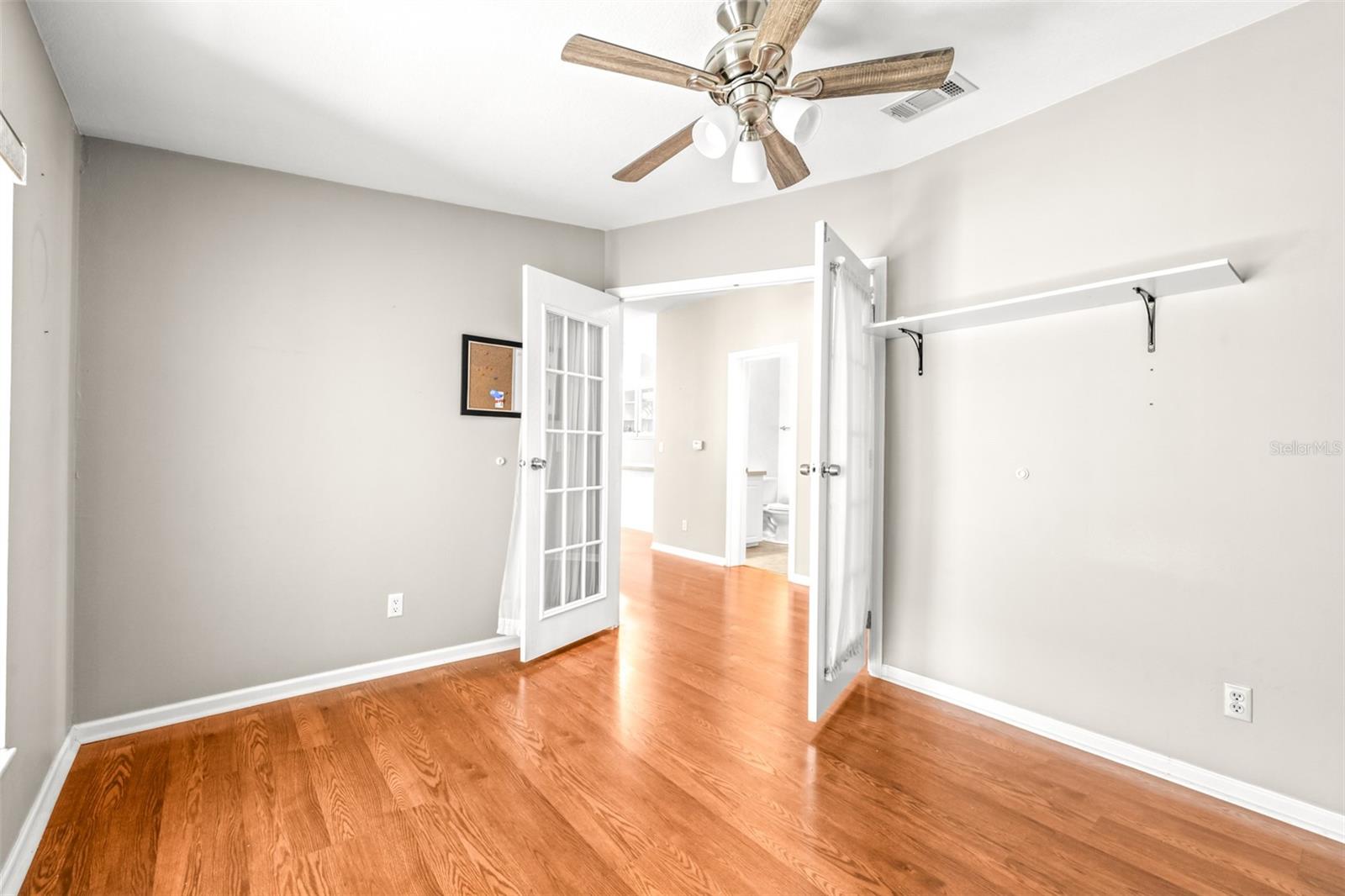 5453 WILLIAMSBURG LN