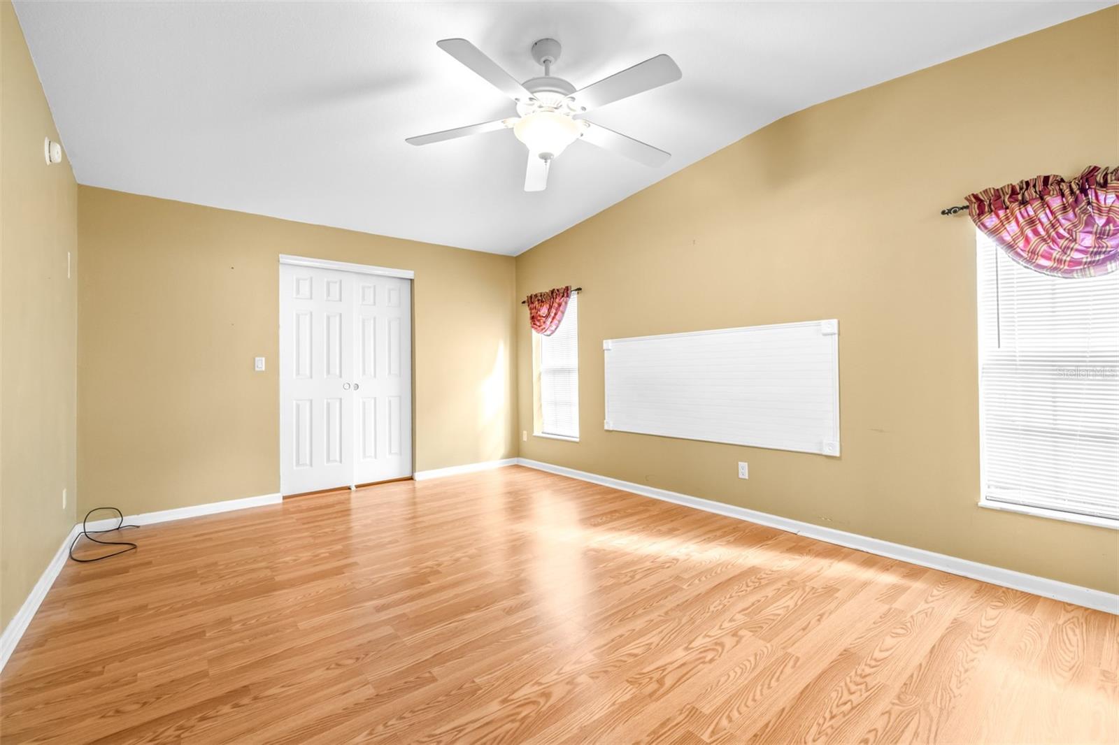 5453 WILLIAMSBURG LN