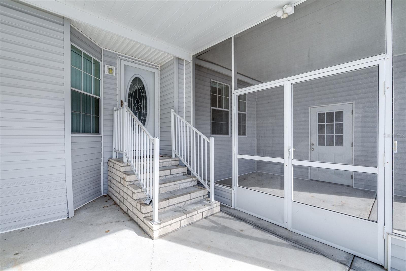 5453 WILLIAMSBURG LN