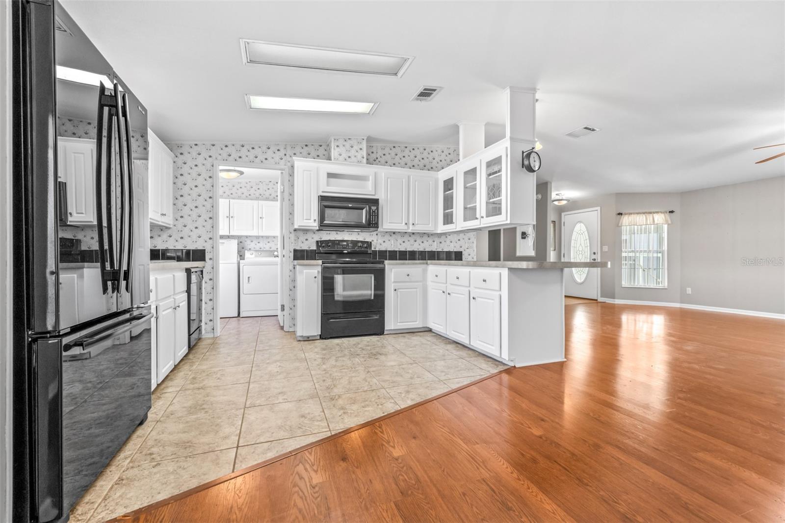 5453 WILLIAMSBURG LN