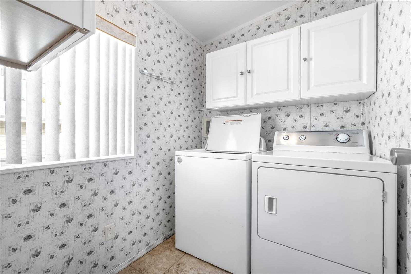 5453 WILLIAMSBURG LN