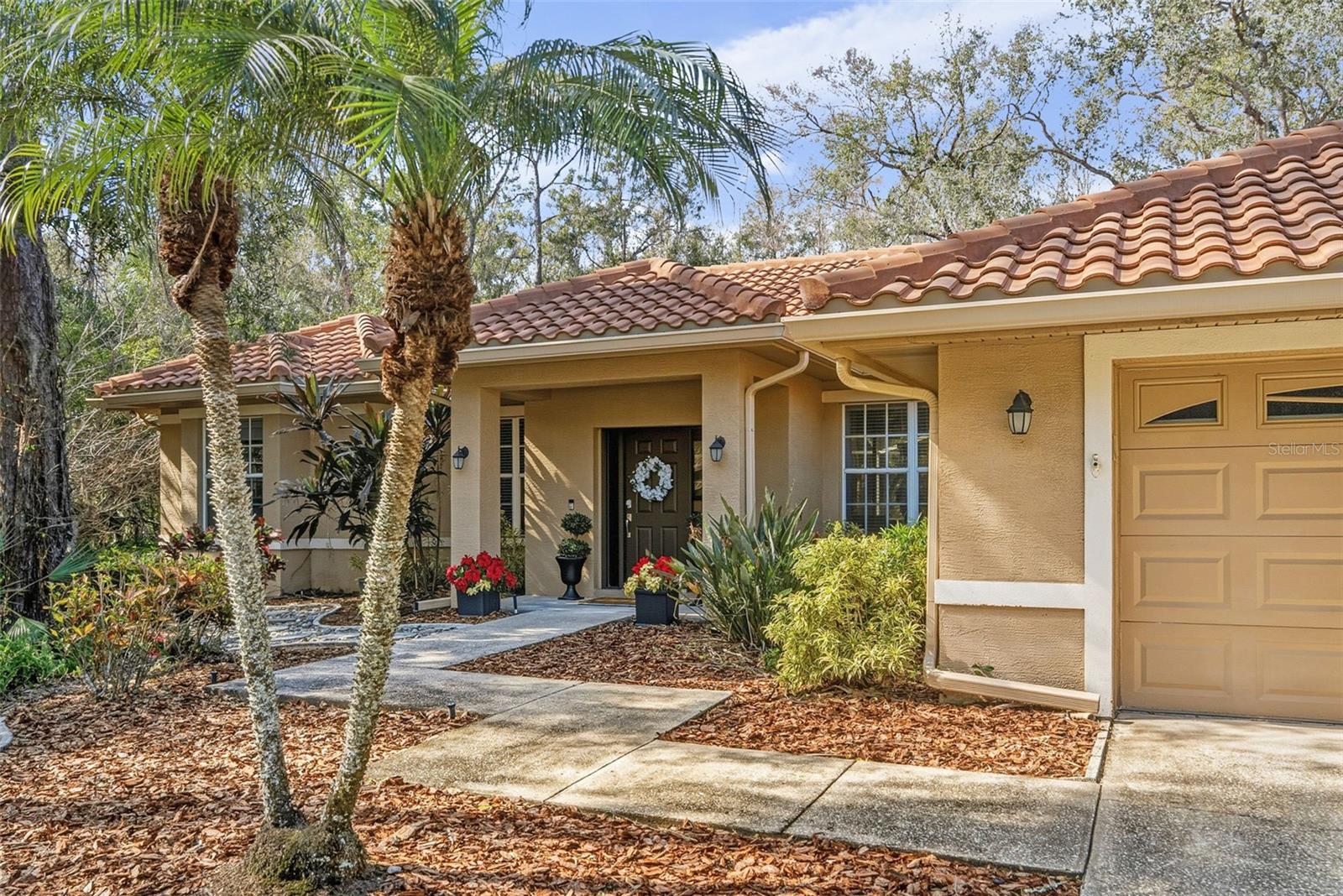 1362 E LAKE WOODLANDS PKWY