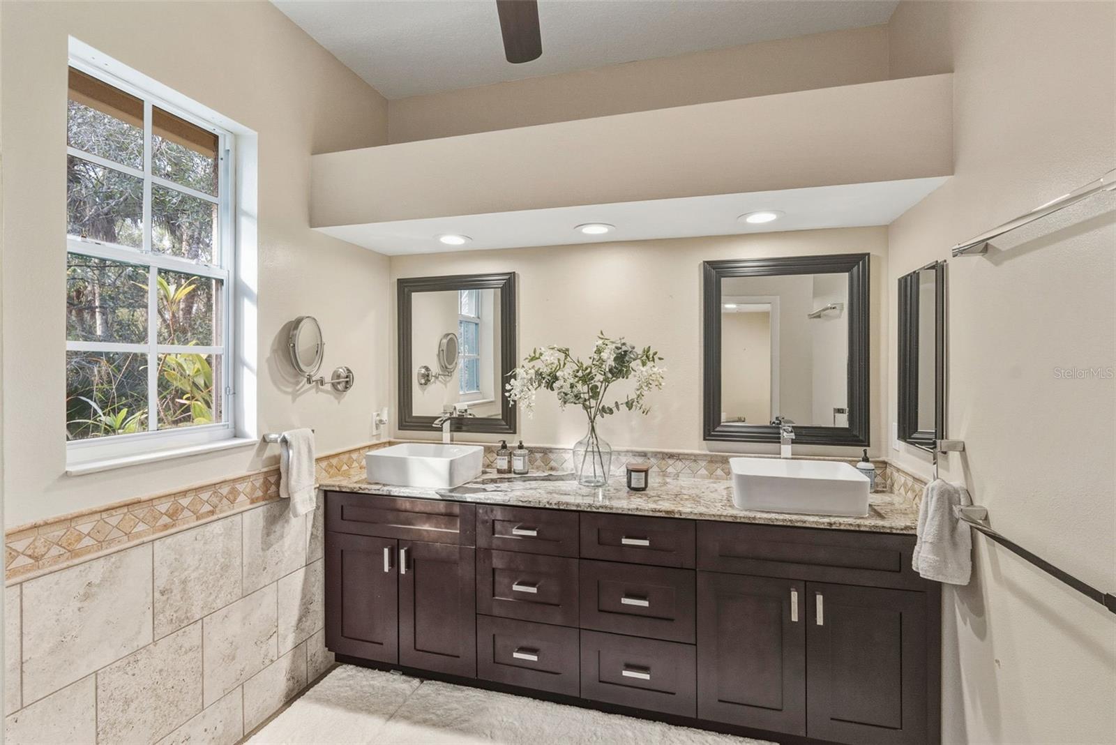 1362 E LAKE WOODLANDS PKWY