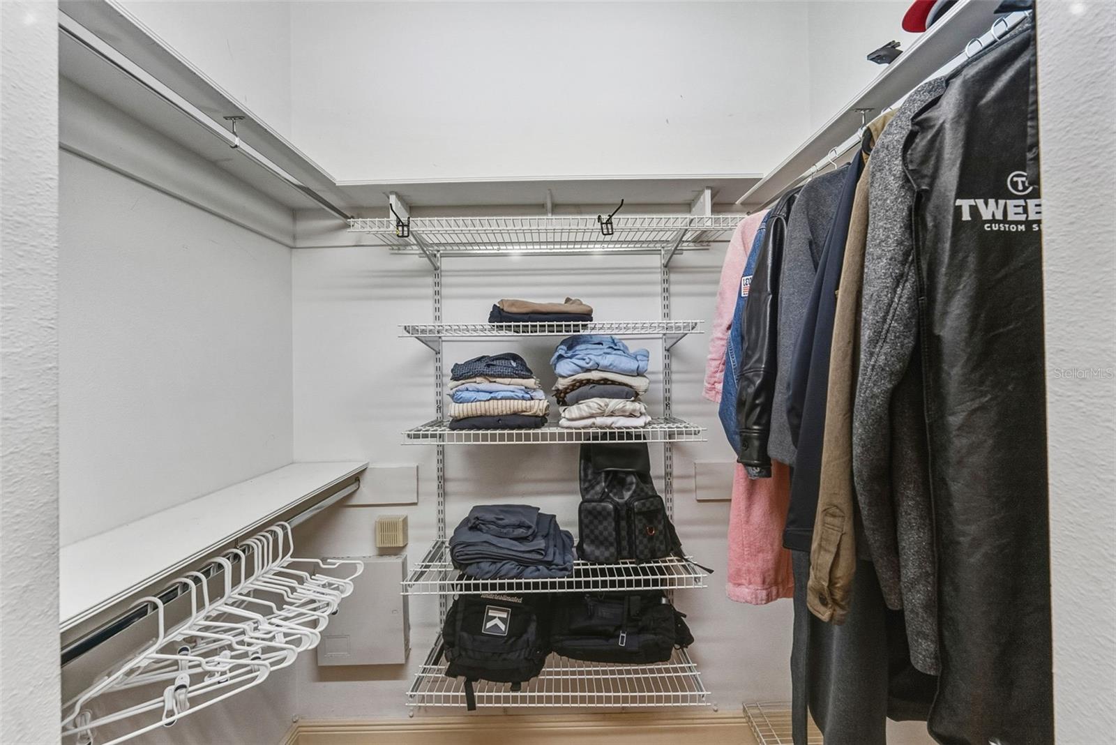 1362 E LAKE WOODLANDS PKWY