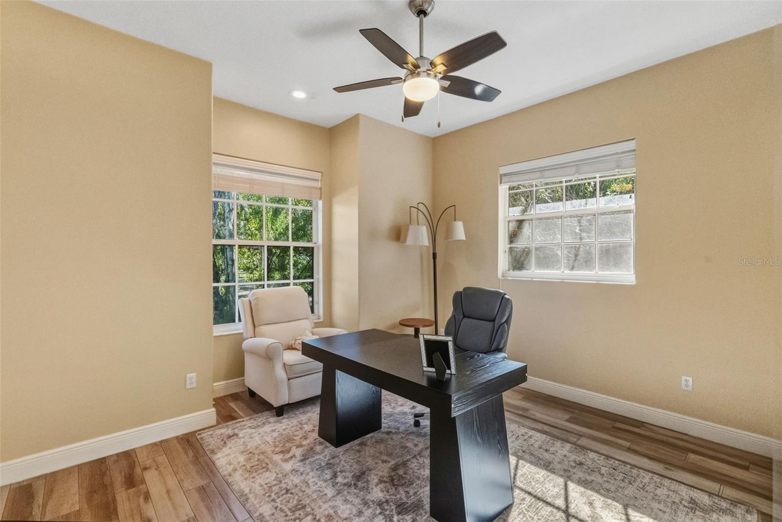 1362 E LAKE WOODLANDS PKWY