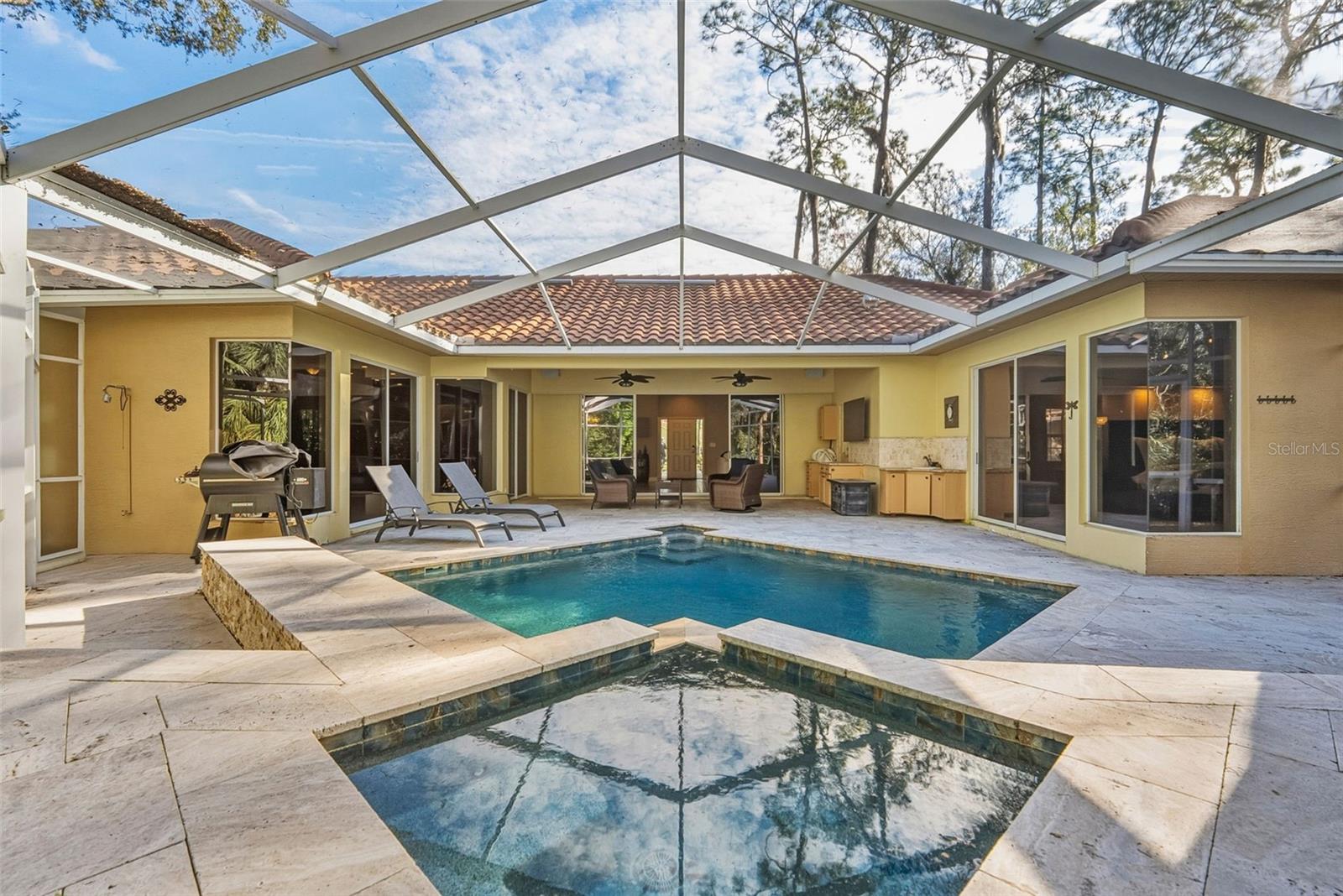 1362 E LAKE WOODLANDS PKWY