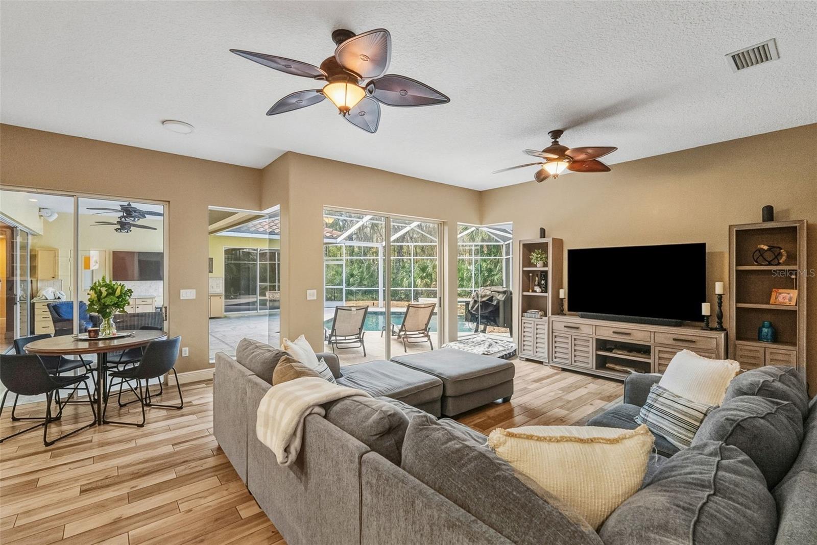 1362 E LAKE WOODLANDS PKWY