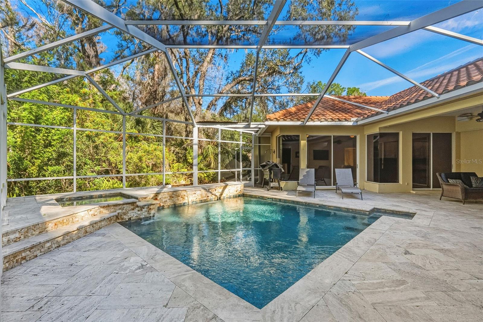 1362 E LAKE WOODLANDS PKWY