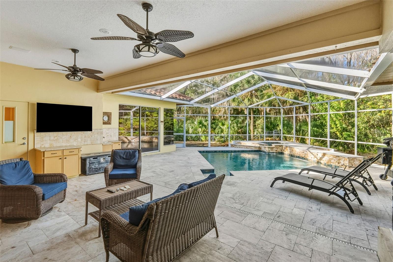 1362 E LAKE WOODLANDS PKWY