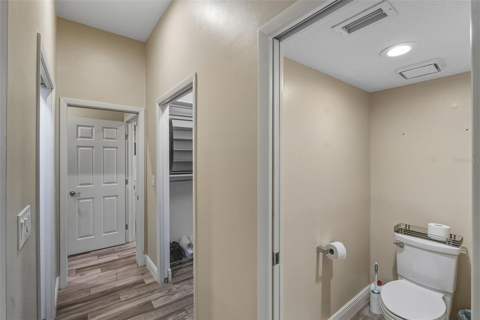 1362 E LAKE WOODLANDS PKWY