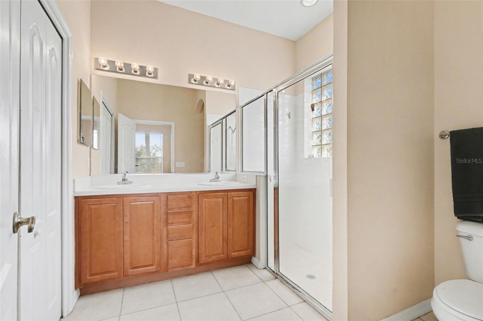 918 REGAL MANOR WAY