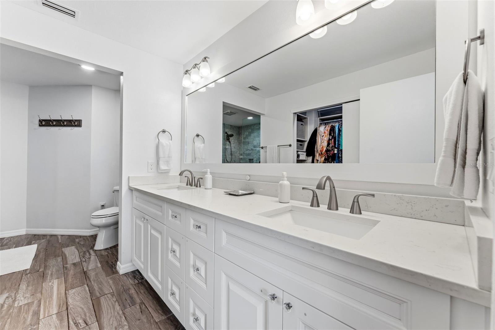 2605 W BALLAST POINT BLVD