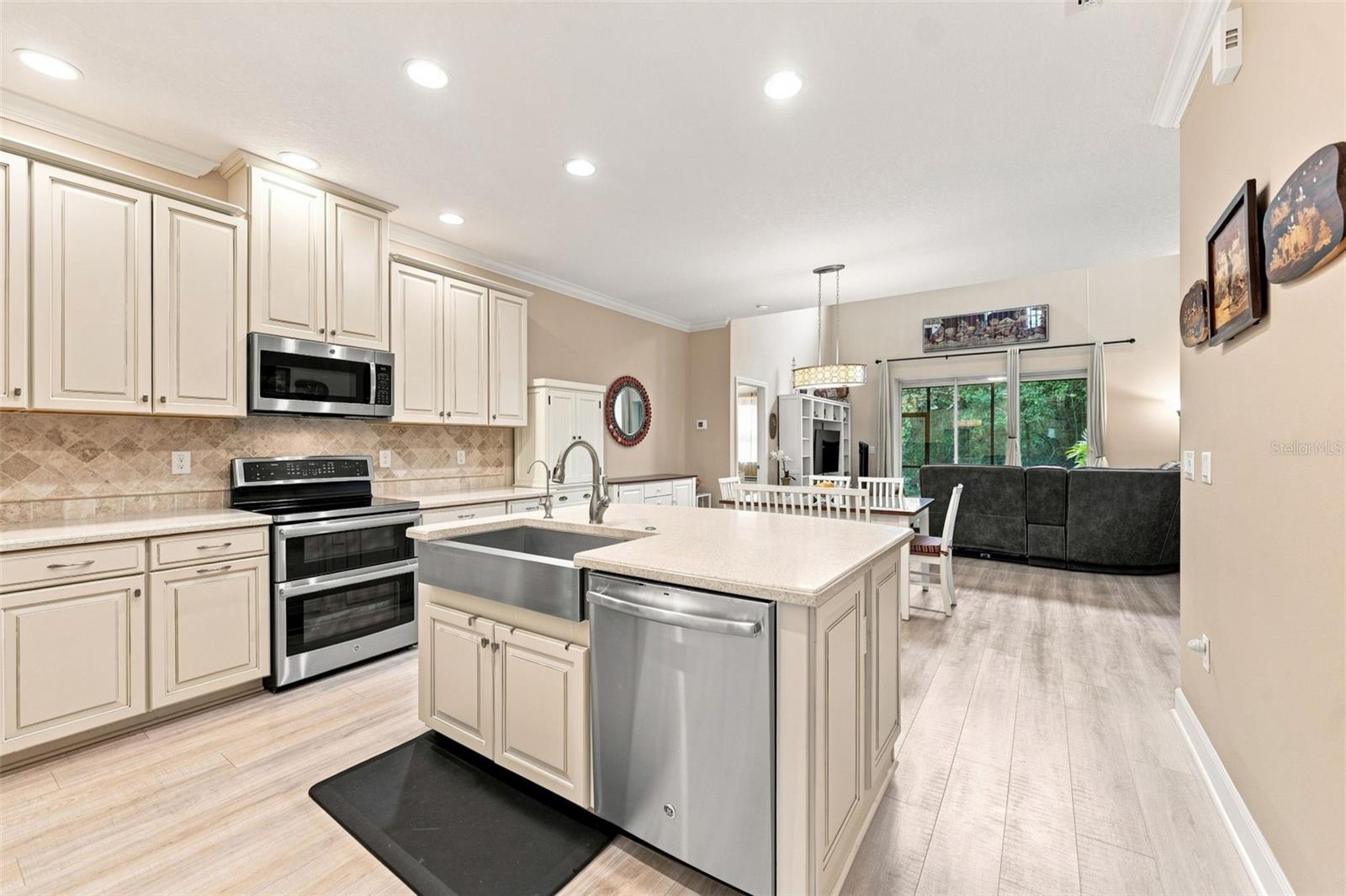 8738 TERRACINA LAKE DR