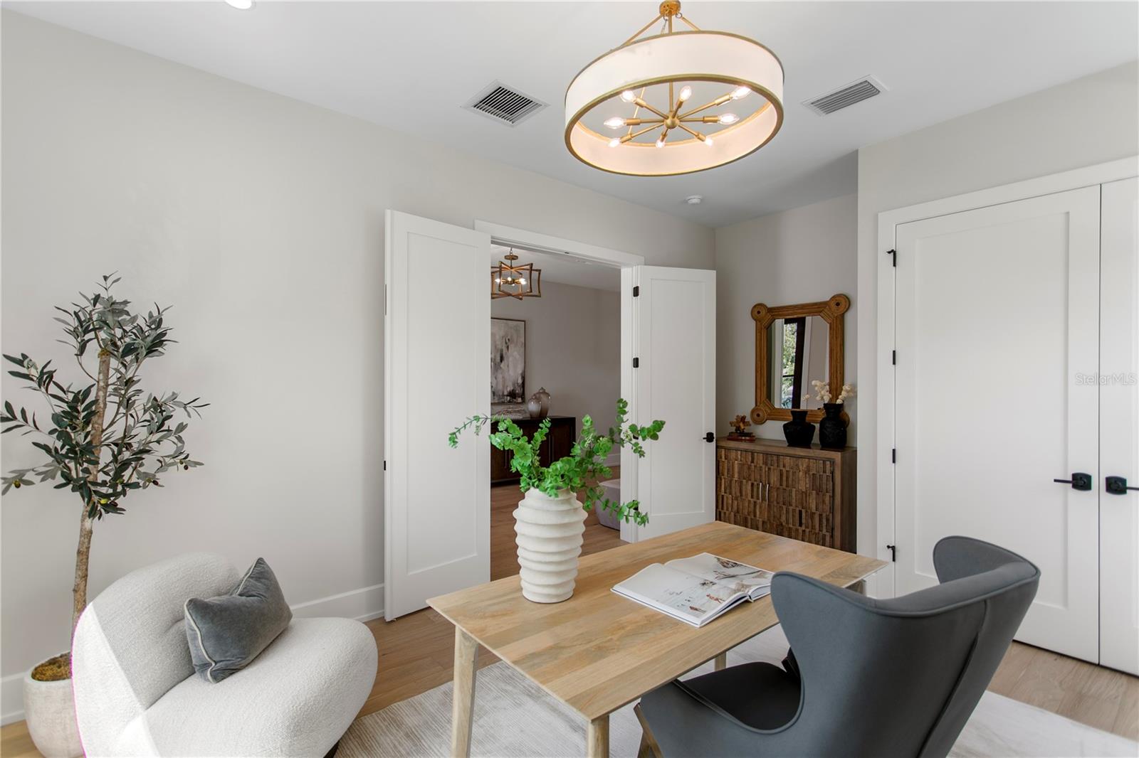 3612 S LIGHTNER DR