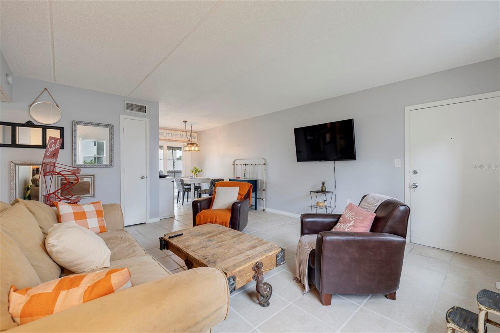 6960 AVENUE DES PALAIS #1A