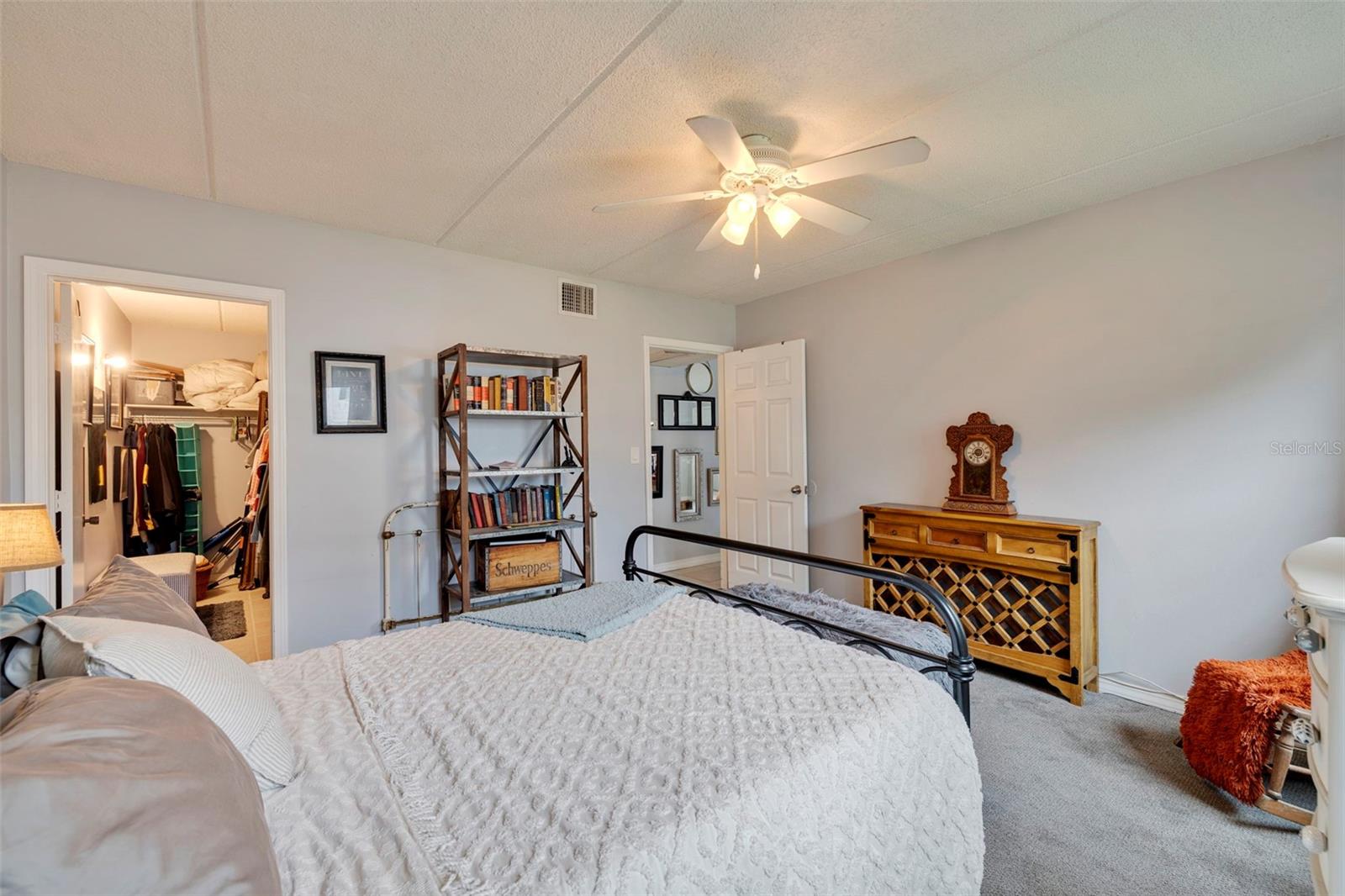 6960 AVENUE DES PALAIS #1A