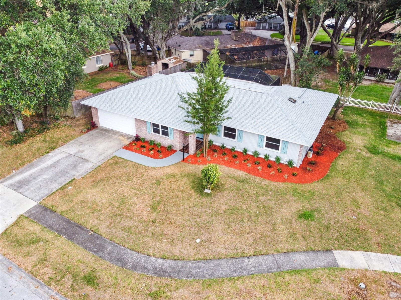 703 QUEENS CT