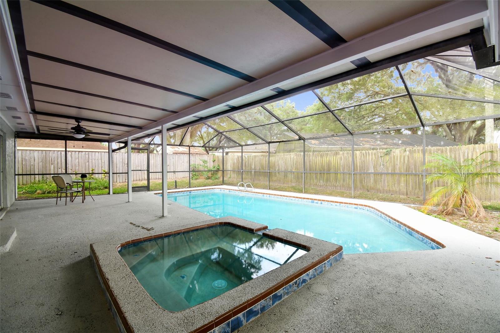 703 QUEENS CT