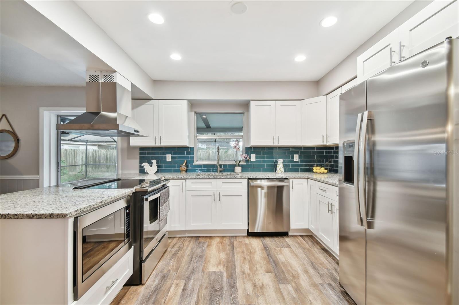 703 QUEENS CT