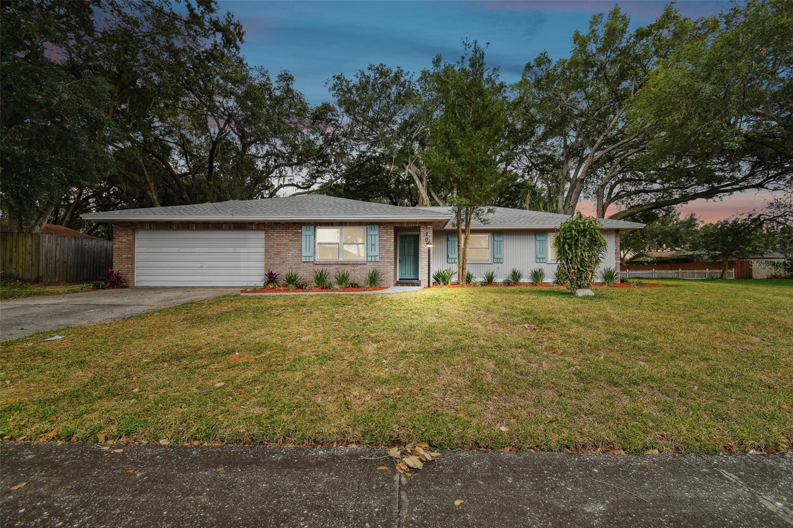 703 QUEENS CT
