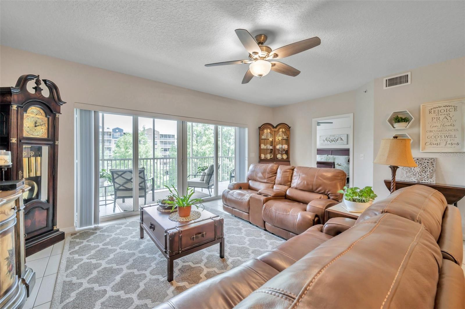 960 STARKEY RD #1304